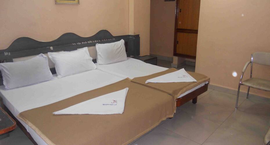 Hotel Saptagiri Deluxe, Hyderabad 3